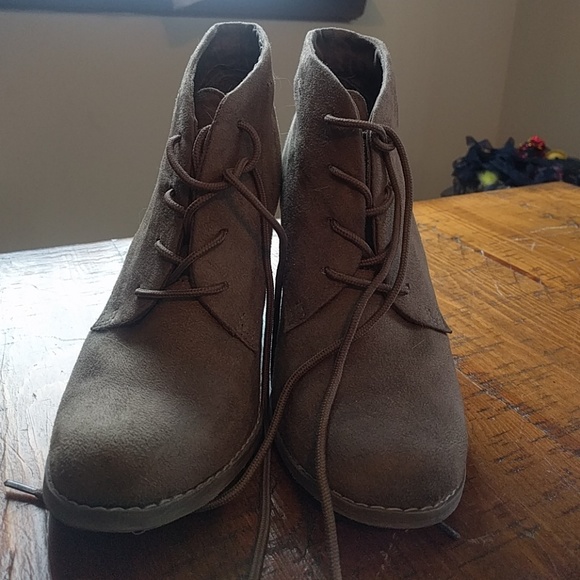 Heeled booties - Picture 2 of 3